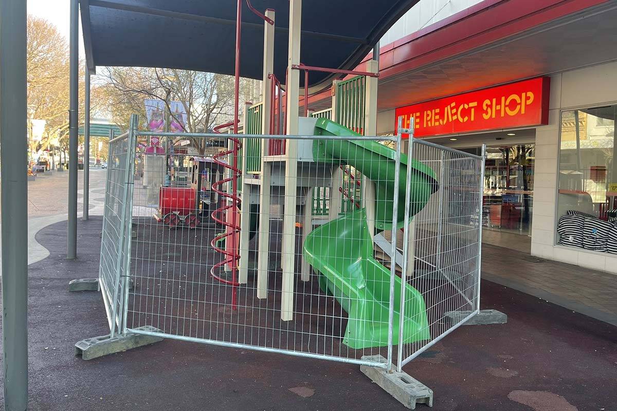 Article image for The baffling playground situation in Ballarat which ‘definitely wouldn’t pass OH&S’