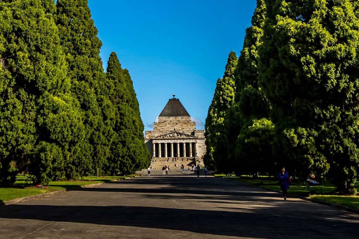 Article image for ‘How dare you’: Victorian Vietnam Veterans Association president tears shreds off Shrine rioters