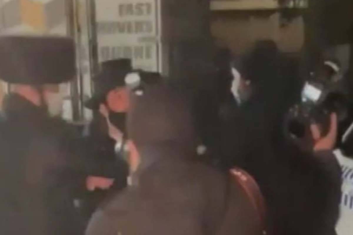 Article image for Orthodox Jewish writer and activist ‘sickened’ by behaviour at Ripponlea synagogue