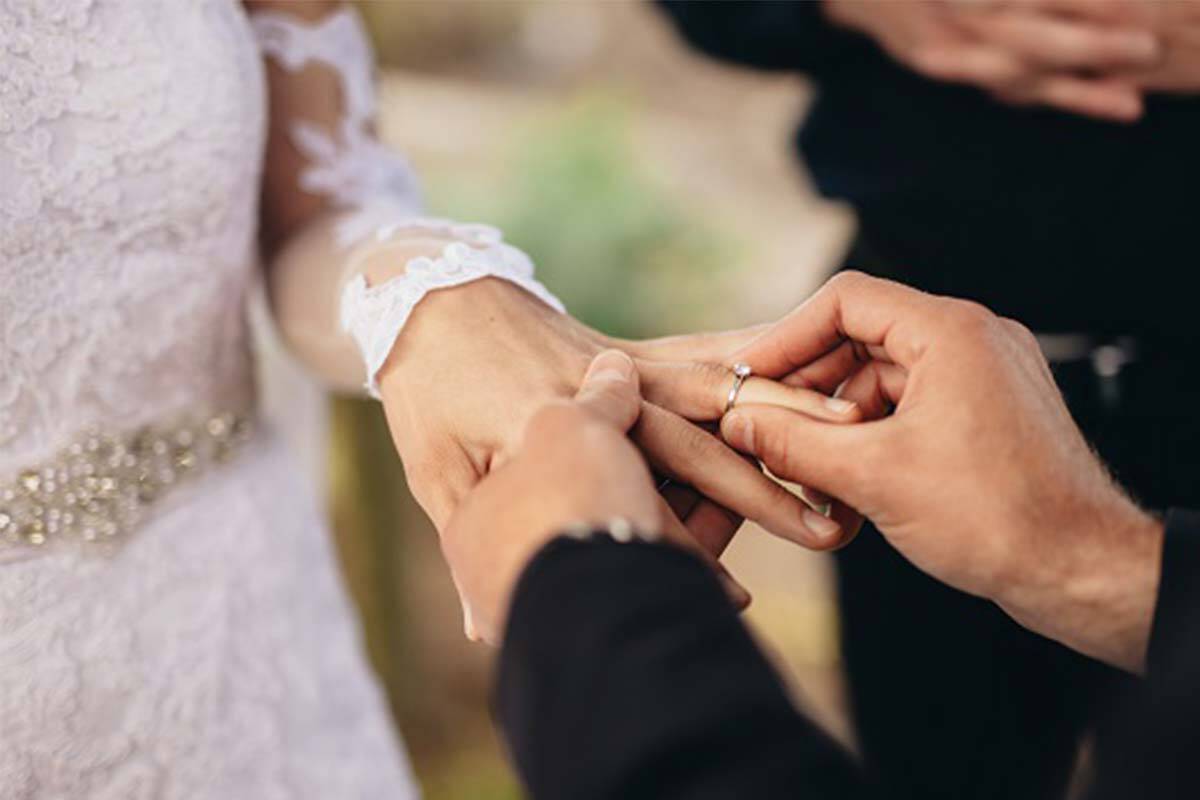 Article image for The incredibly unlucky situation that’s forced a Victorian couple to postpone their wedding