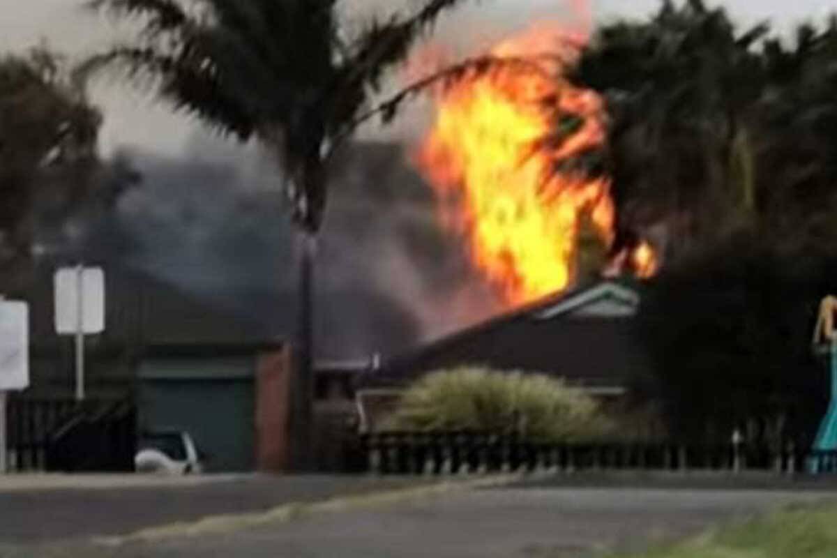 Article image for Carrum Downs house burns down in wake of electrical storm
