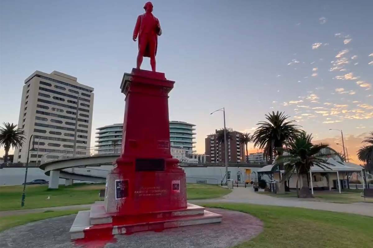Article image for Two Melbourne Captain Cook statues vandalised