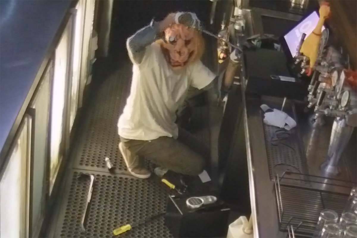 Article image for Funny-faced thieves deal devastating blow to Melbourne venue