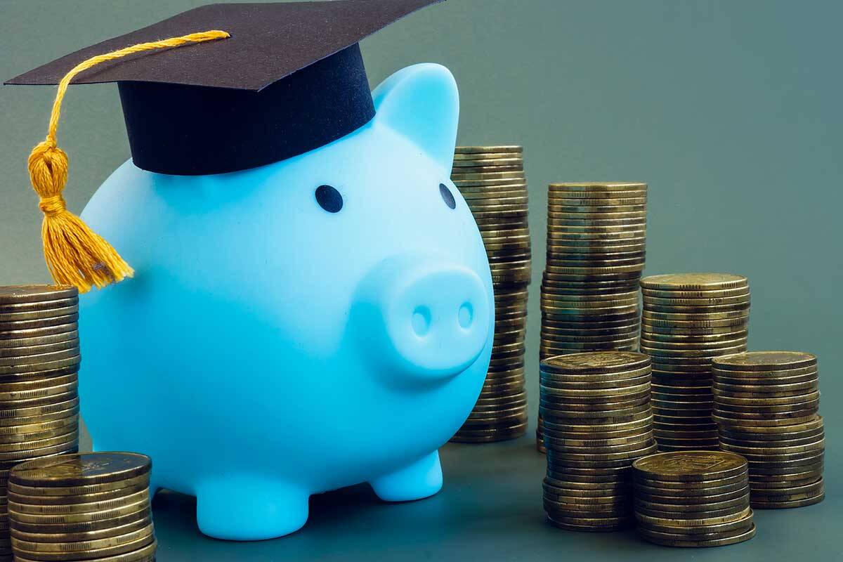 Article image for Greens promise to abolish all student debt