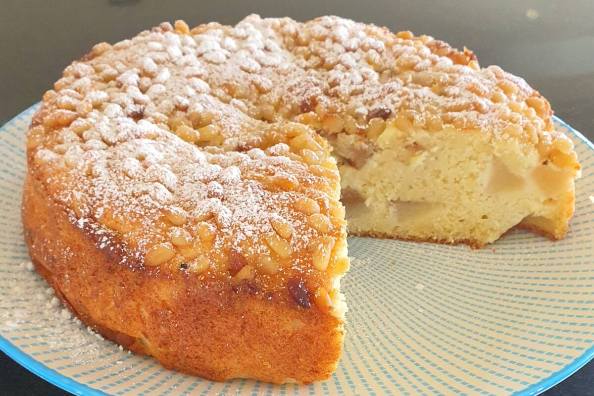 Article image for Dining with Den – Pear, Ricotta and Pine Nut Cake