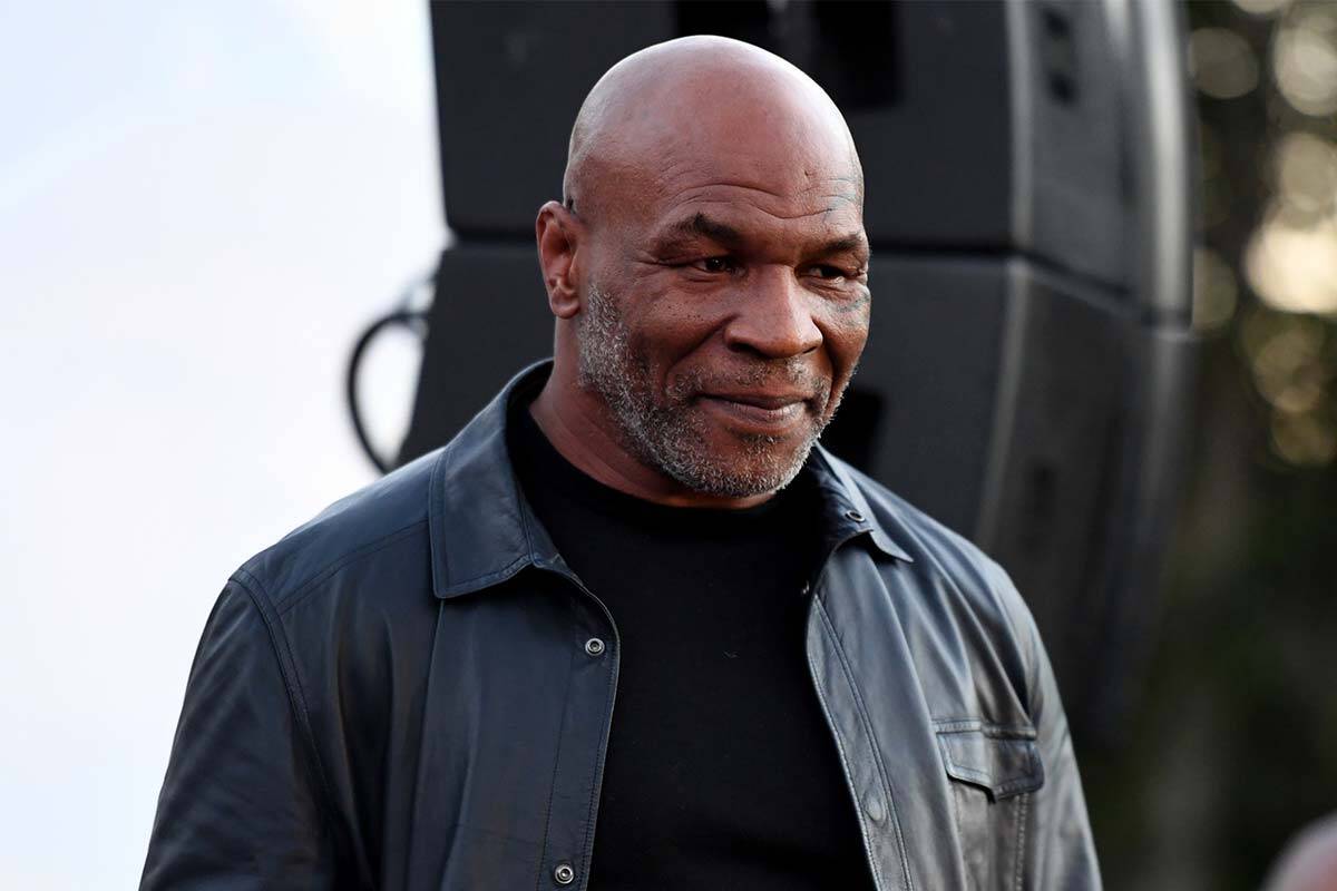 Article image for VIDEO: Mike Tyson punches passenger on flight