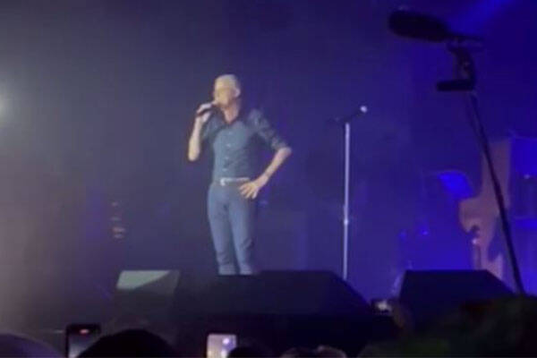 Article image for Anthony Albanese receives mixed reception at Bluesfest in Byron Bay