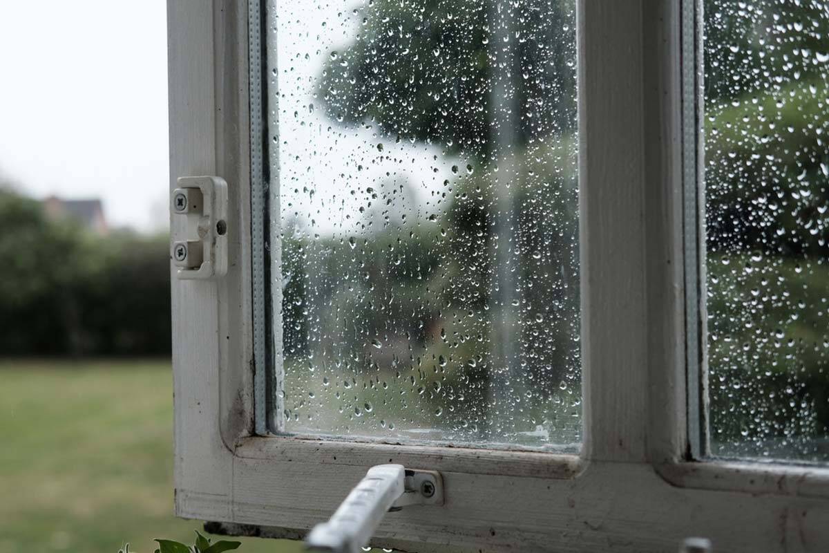 Article image for Students left shivering due to baffling COVID-19 precaution at schools