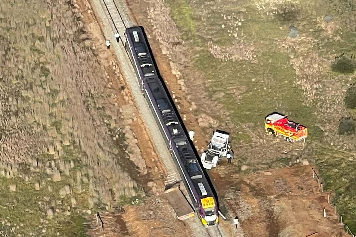 Article image for Passenger train derails after collision near Bendigo
