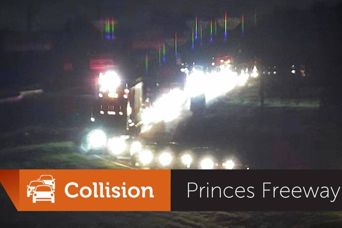 Article image for Princes Fwy reopens after serious smash at Little River