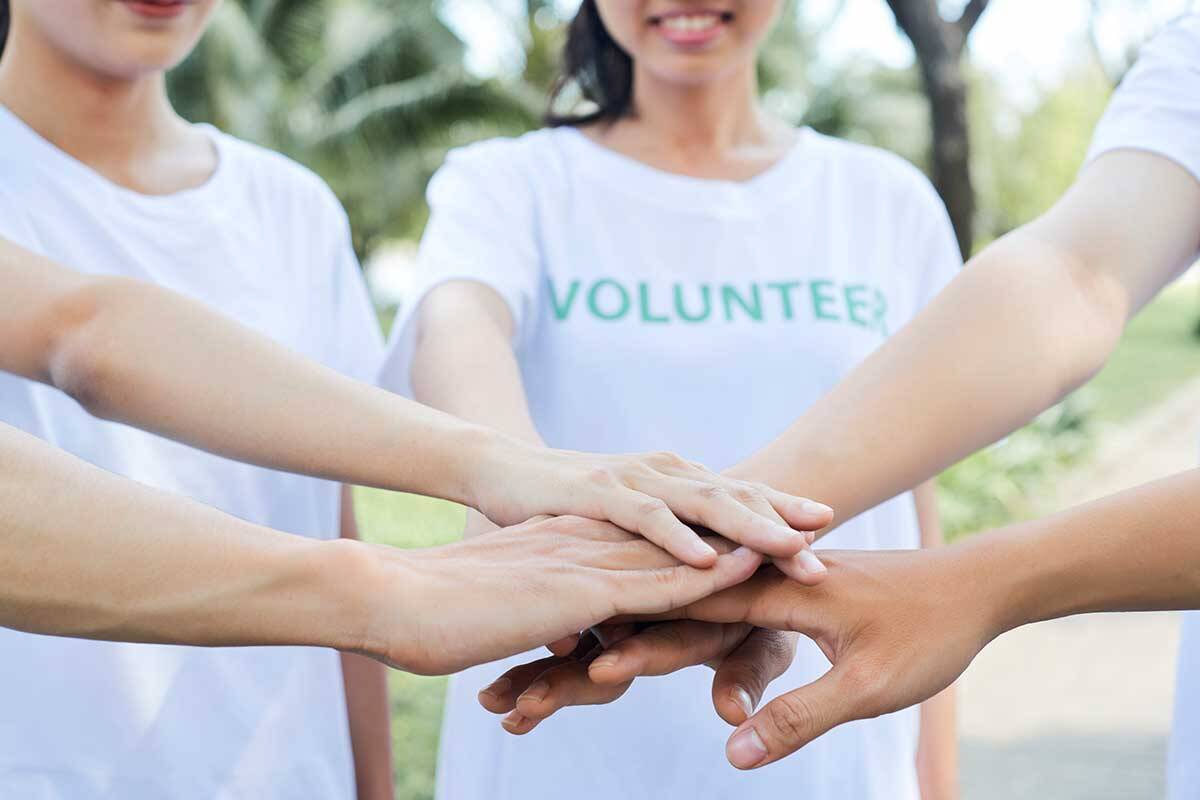 Article image for Volunteer numbers in Australia are on the decline
