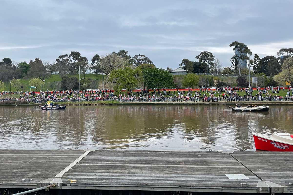 Newlook AFL Grand Final parade branded a 'disaster' by footy fans