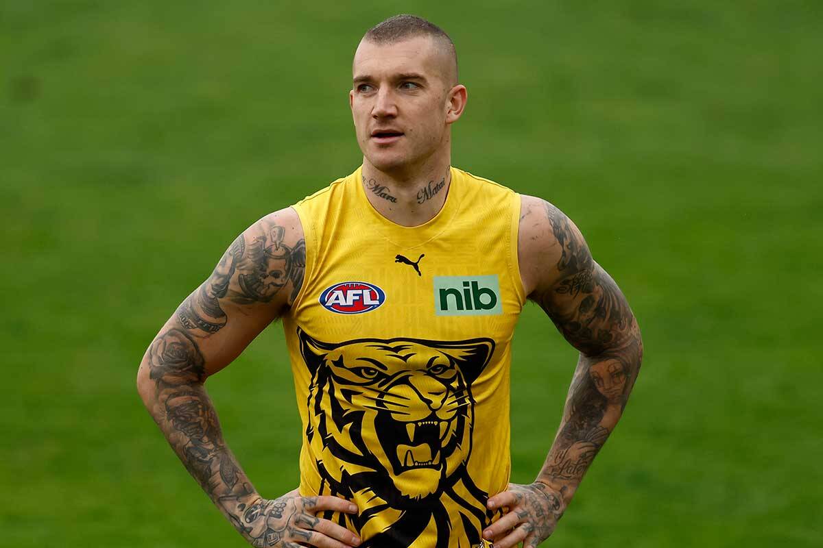 Article image for Neil Mitchell and Tony Jones discuss the vision circulating of Dustin Martin
