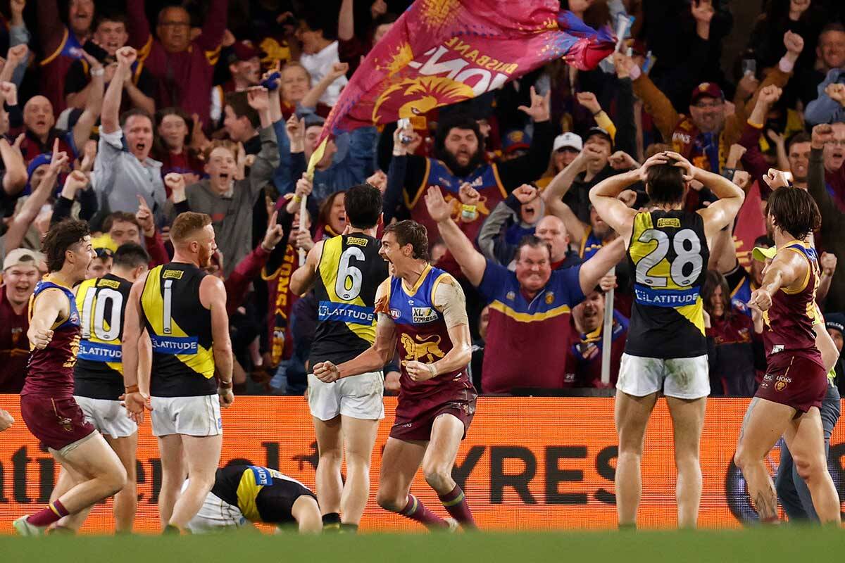 Article image for DRAMA! Listen back to the chaotic finish to an AFL finals classic!