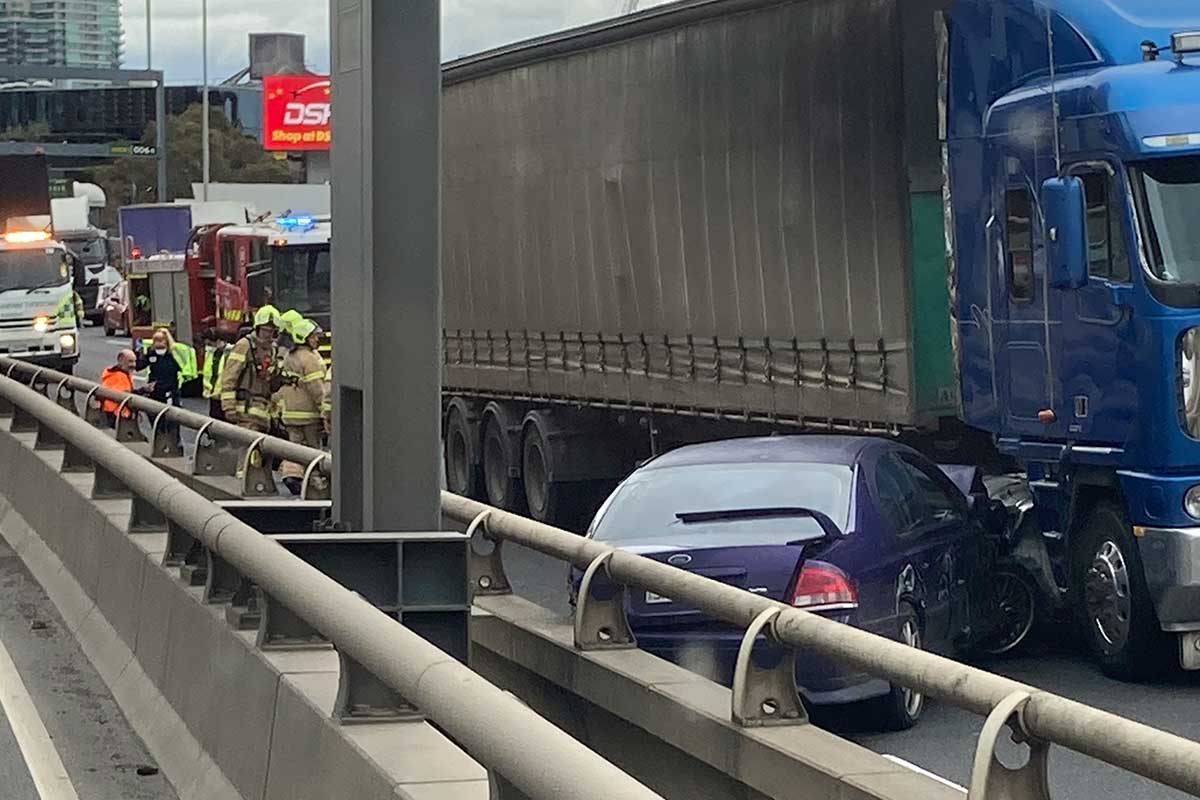 West Gate smash sparks big traffic delays