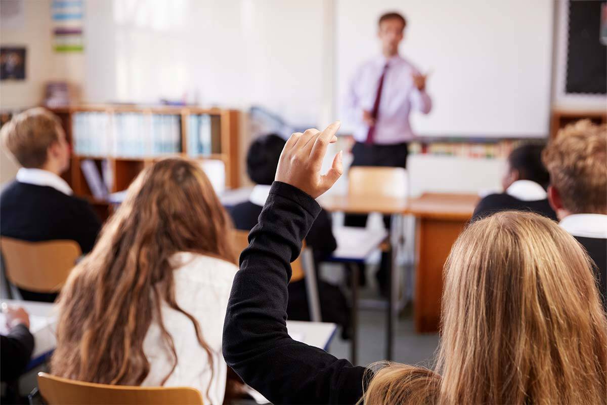 Article image for Schools consider extreme measures amid serious teacher shortage