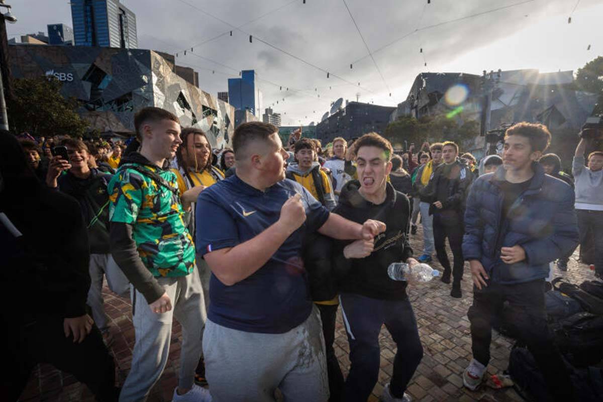 Article image for Scuffles at Federation Square as Socceroos lose to France