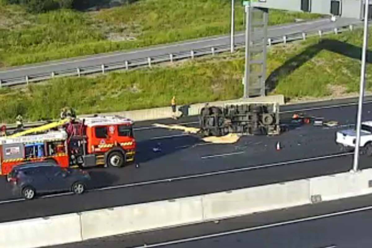 Article image for Truck rollover causes major Monash Freeway delays