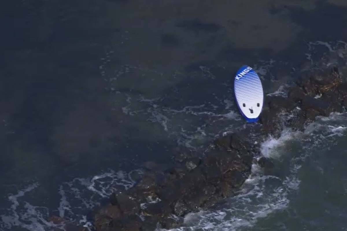 Article image for Fisherman says it’s a ‘miracle’ paddle boarders made it to Swan Island