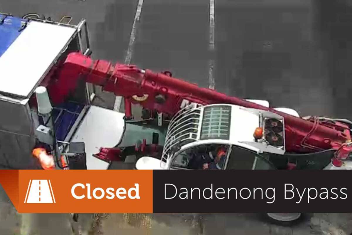 Article image for Truck rollover shuts Dandenong bypass