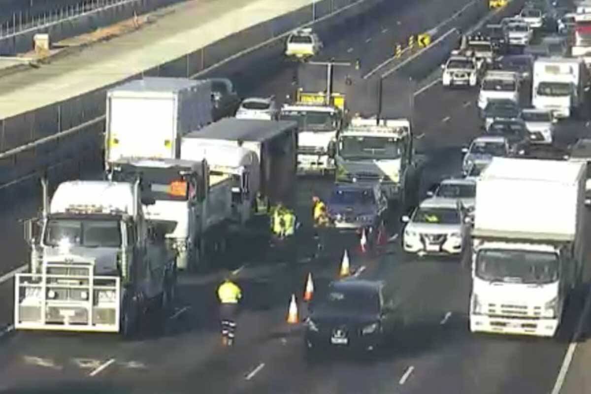 Article image for Smash sparks traffic chaos in Melbourne’s west