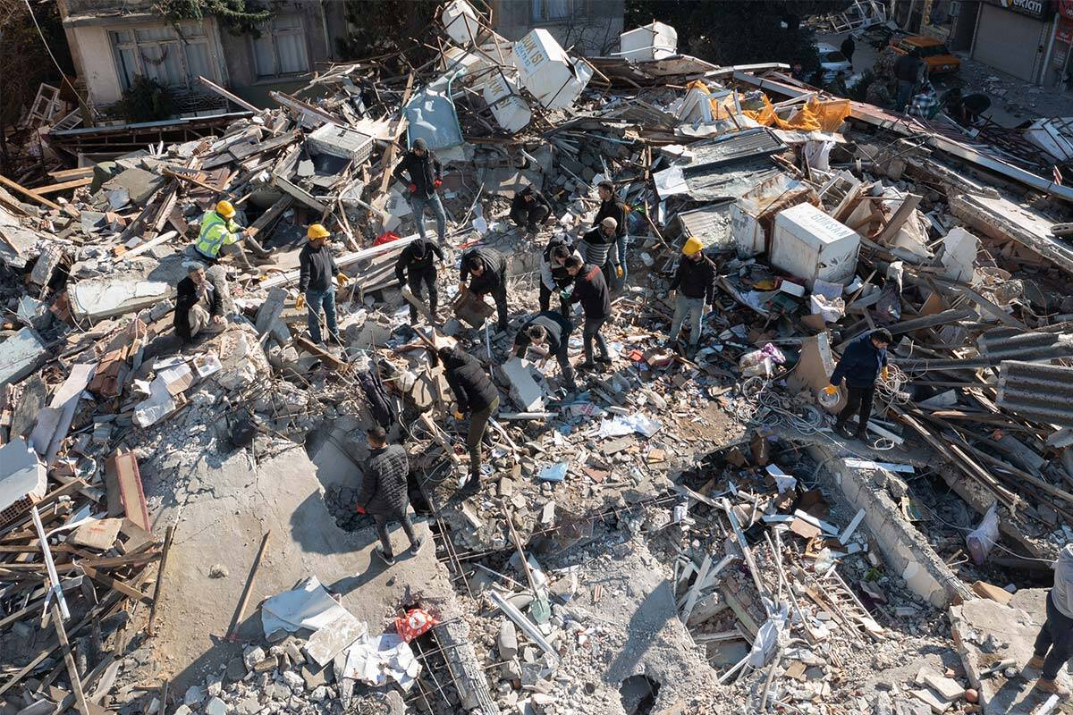 Article image for ‘Still under the rubble’: Turkey-Syria earthquake death toll soars