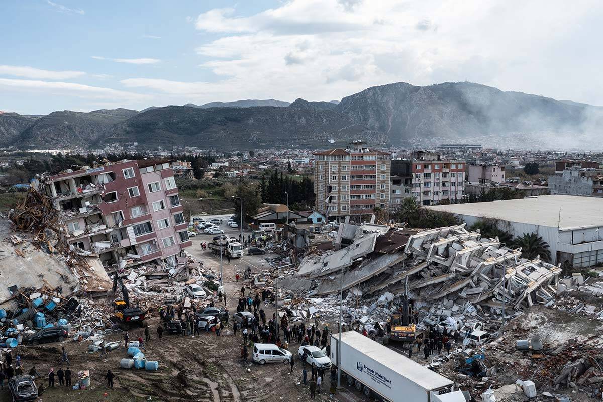Article image for Desperate search as Turkey and Syria earthquake death toll skyrockets