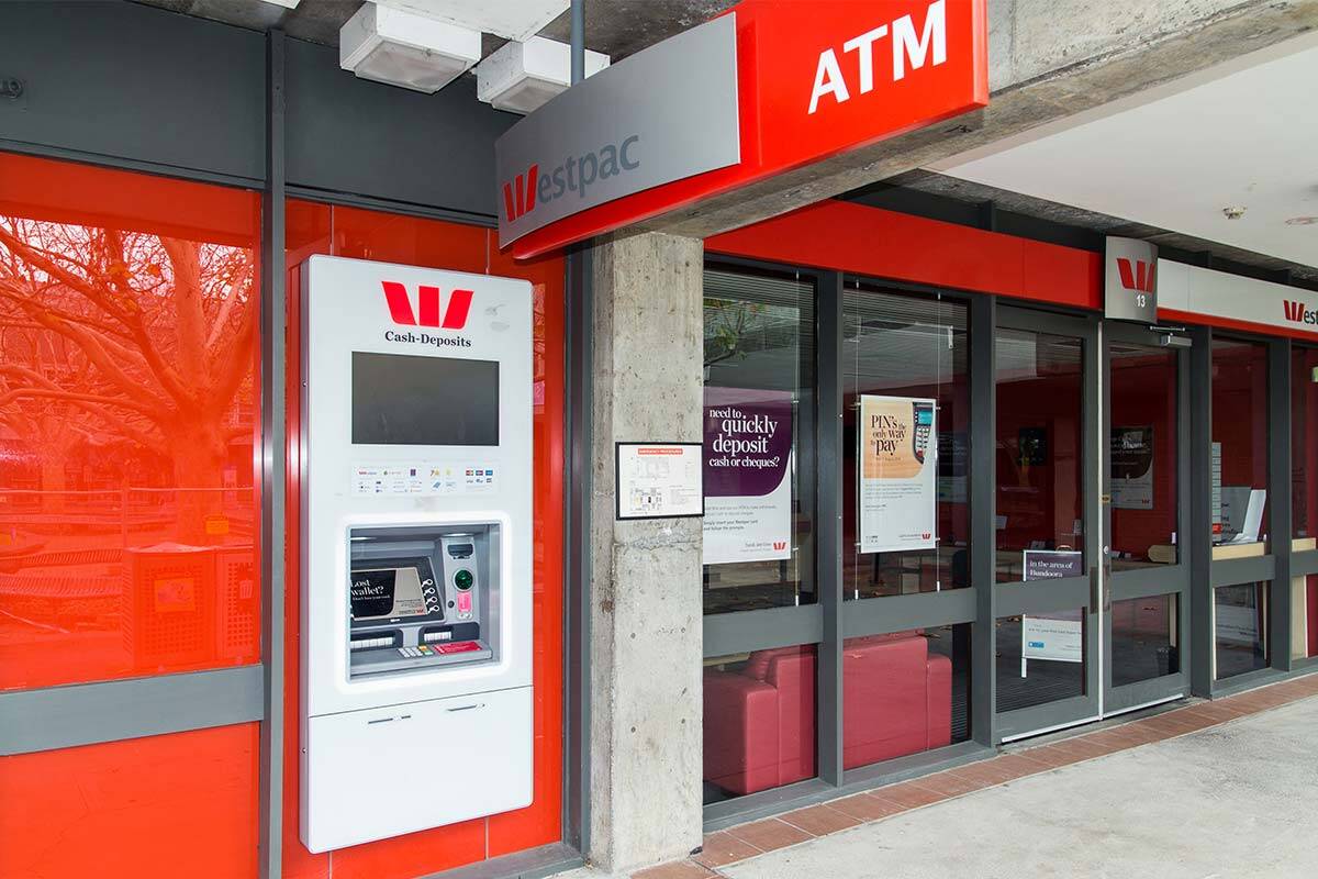 Article image for More than a dozen Victorian bank branches to close in coming months