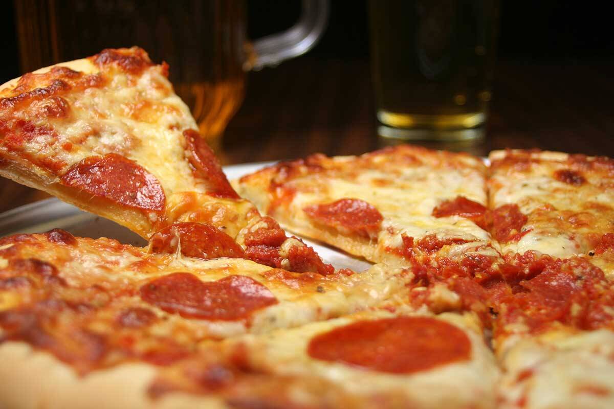 Article image for Neil Mitchell’s pizza test to highlight the cost-of-living squeeze