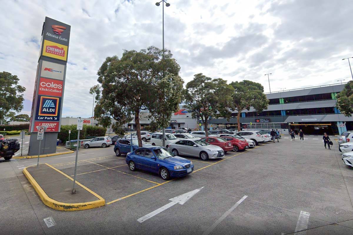Article image for Police swarm Altona Gate shopping centre