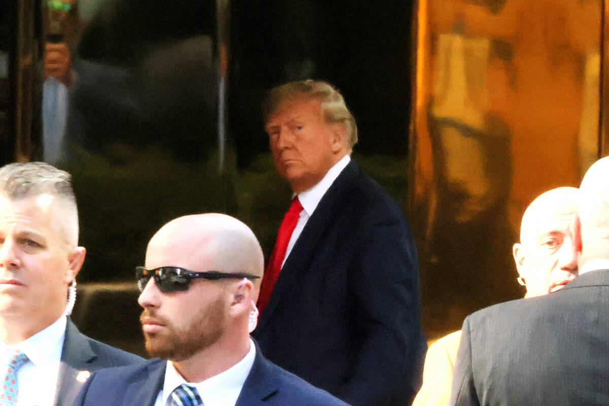 Article image for Donald Trump arrives back in New York City ahead of arraignment