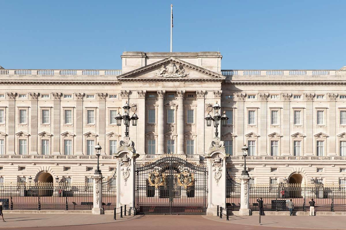 Article image for Buckingham Palace goes into lockdown
