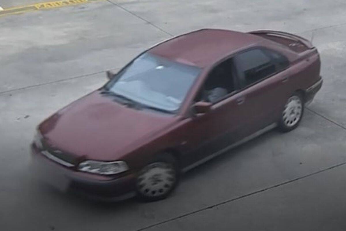Article image for The search for a maroon Volvo involved in a fatal Berwick stabbing