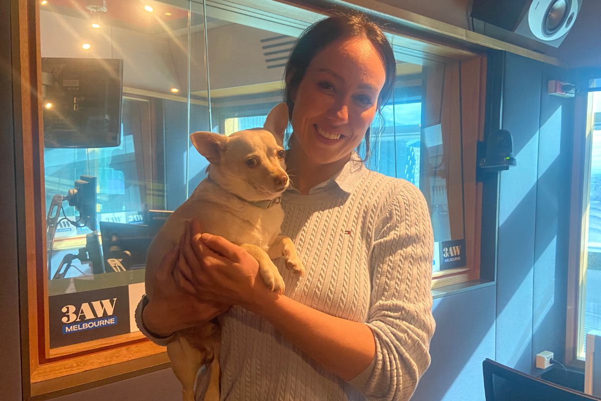 New Leash on Life The new show starring dog behaviourist Laura V!