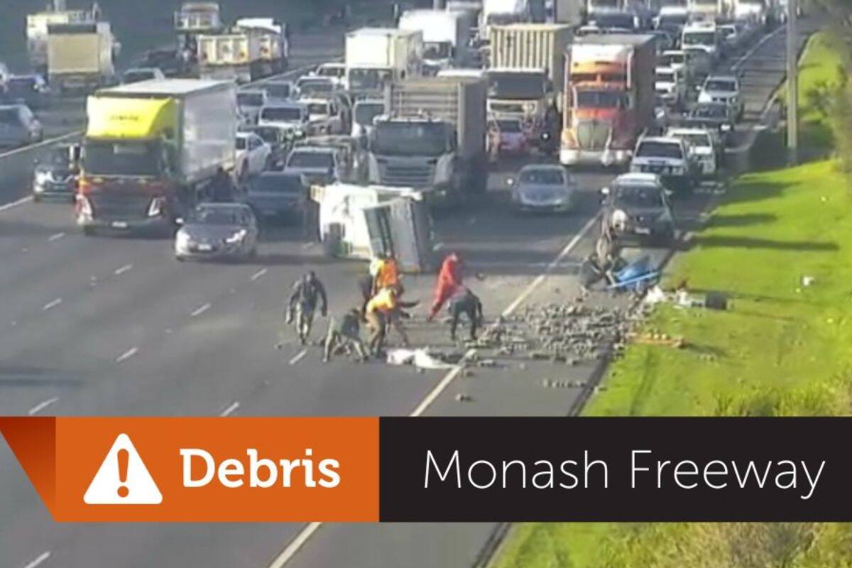 Article image for Truck rollover causes major delays on the Monash Freeway