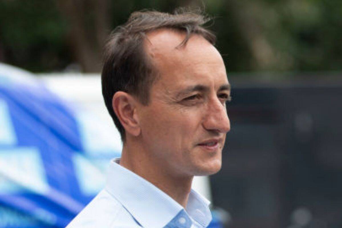 Article image for Former Israel ambassador supports France’s decision to BAN pro-Palestinian rallies