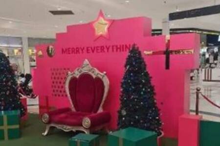 Social media outrage causes Christmas sign to be changed at shopping centre