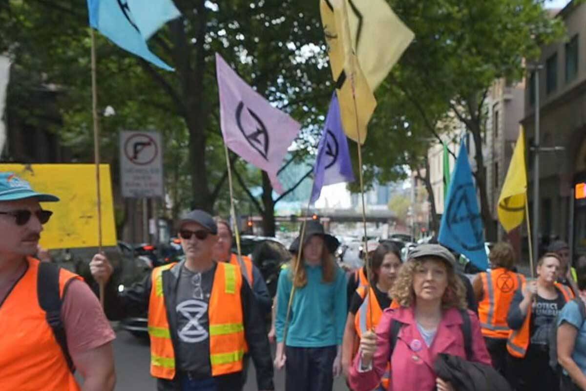 Article image for ‘Much more minimal than they wanted’: Extinction Rebellion protest quashed by police