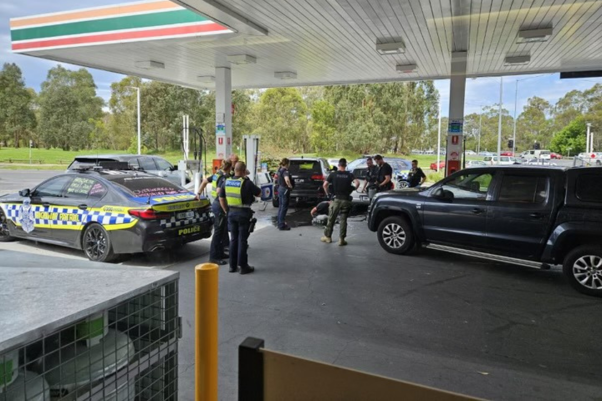 Article image for Car chase ends with police ramming into the front of alleged stolen car