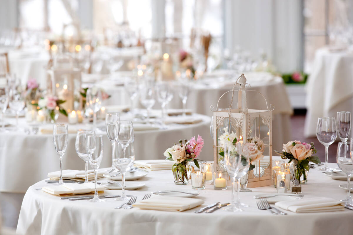Article image for Bride starts debate after wedding guests cancel last minute