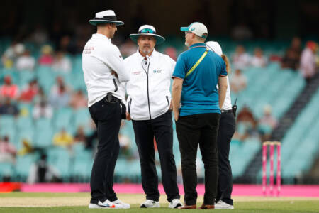 Australian cricketing great calls for change to light rule in Test cricket