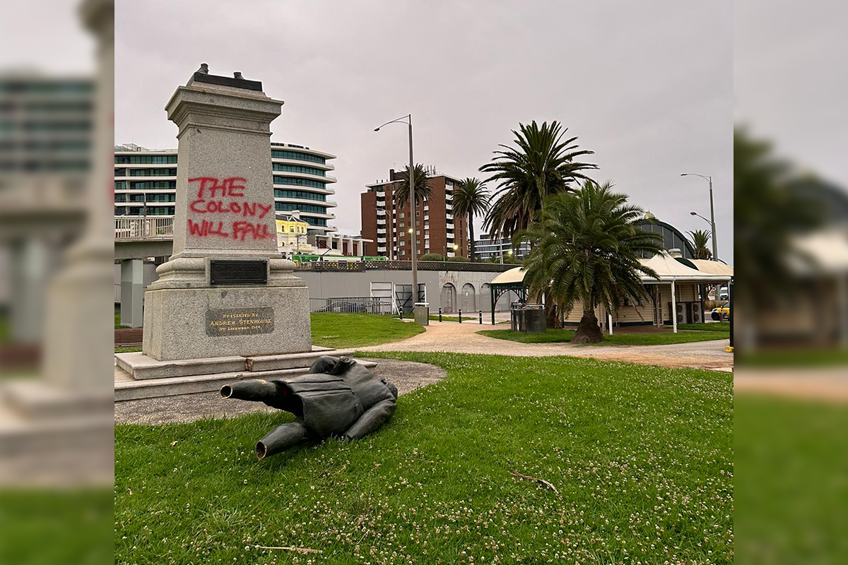 Article image for Captain Cook statue in St Kilda vandalised overnight