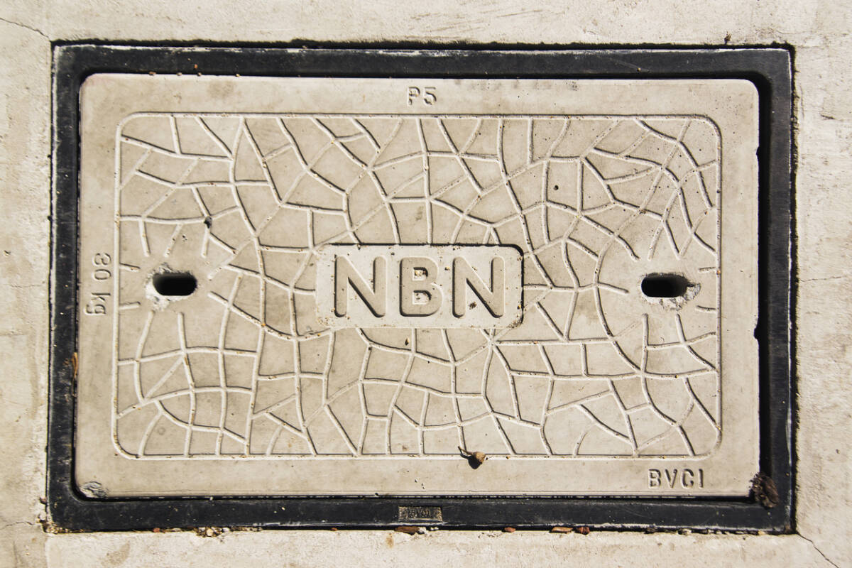 Article image for NBN model questioned as record numbers of Australians disconnect service