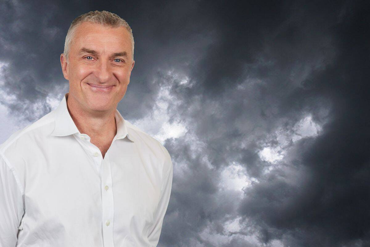 Article image for Tom Elliott urges government to move power lines underground
