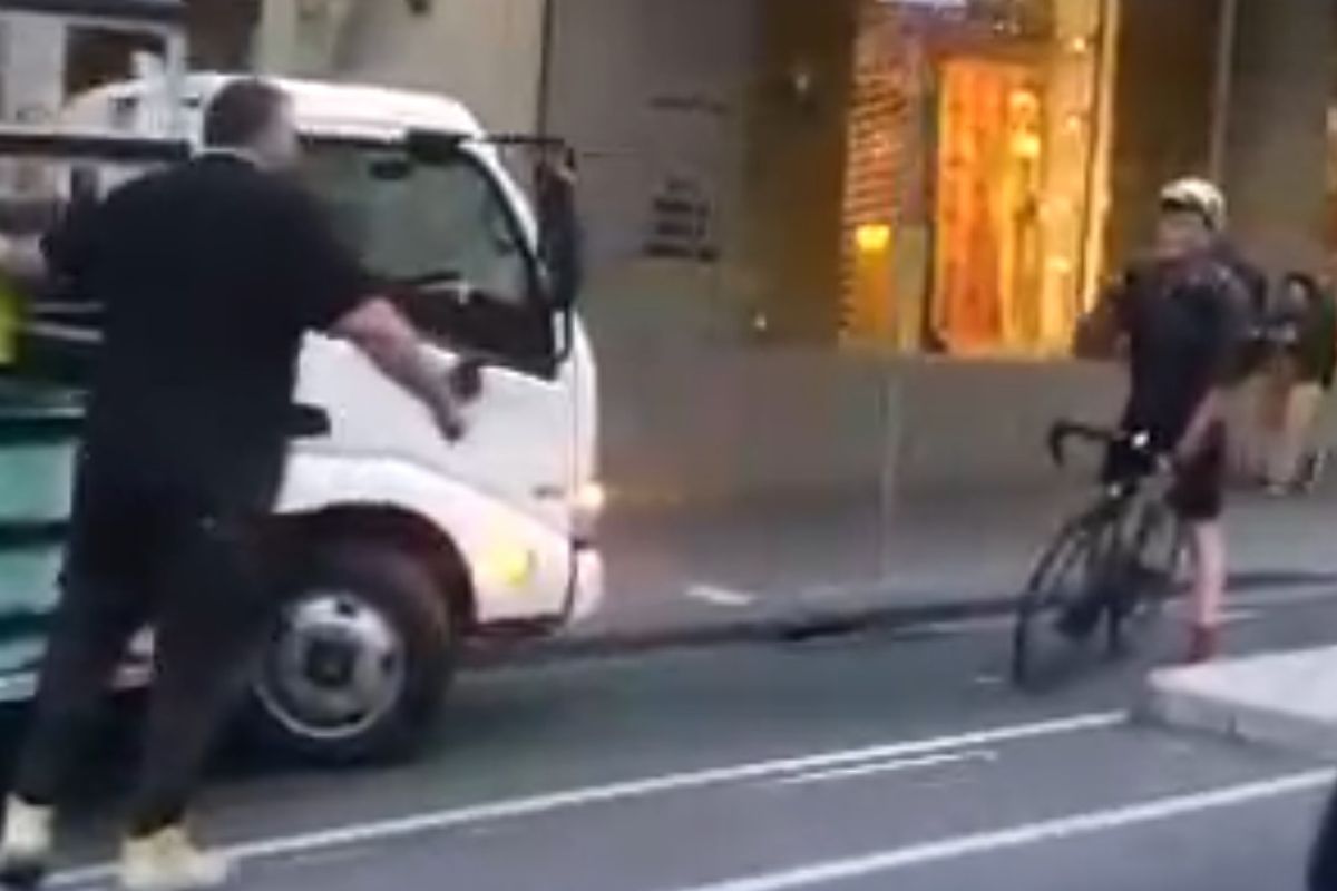 'Absolutely losing it': Tradie caught abusing cyclists in Melbourne's CBD