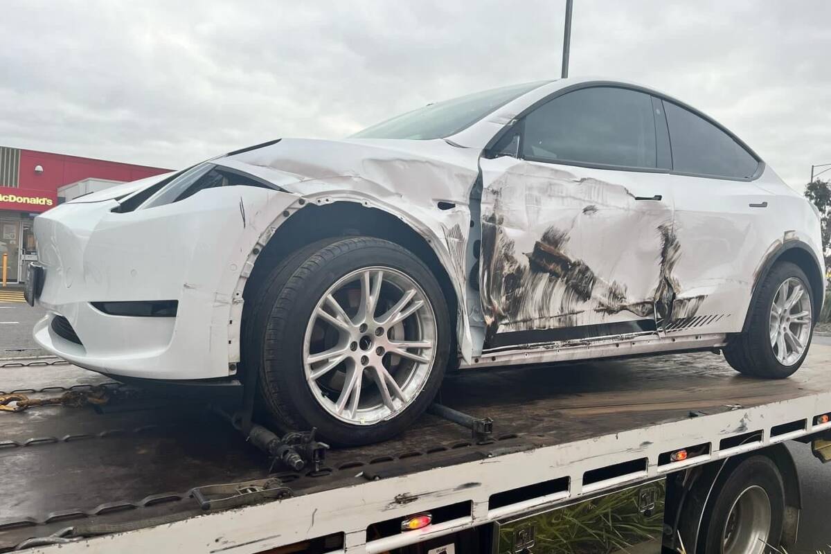 Article image for 3AW sent incredible vision showing Tesla side swiped by truck on busy highway