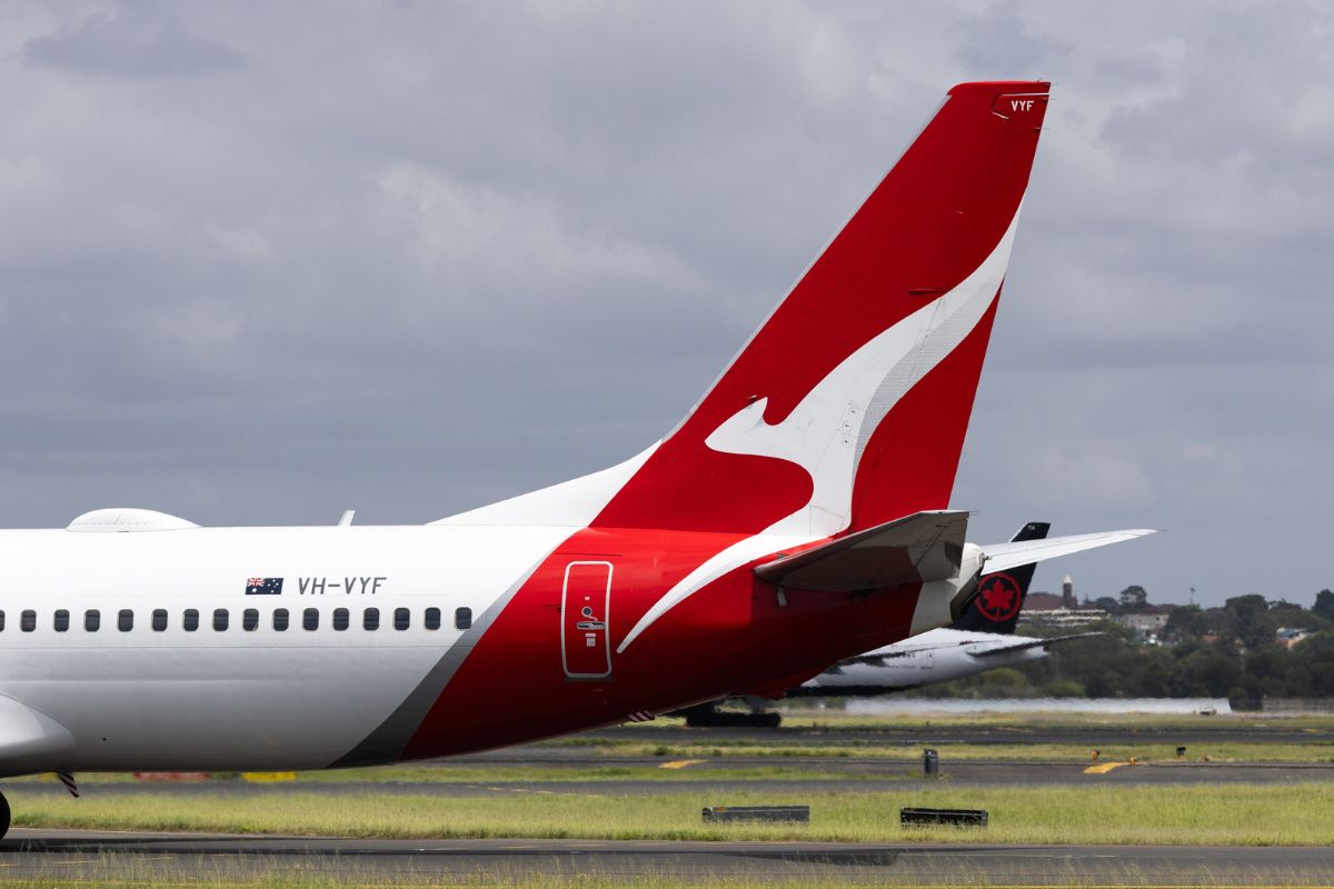 Article image for Why there was a HUGE delay on a Melbourne bound Qantas flight from Tasmania