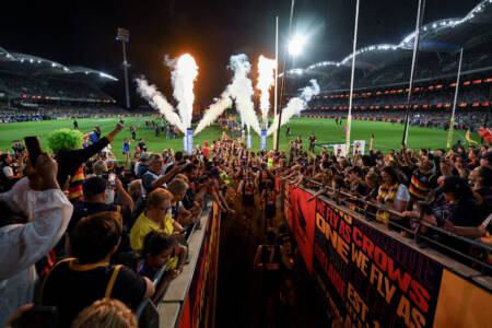 Adelaide fans go CRAZY after Ollie Dempsey paid controversial mark