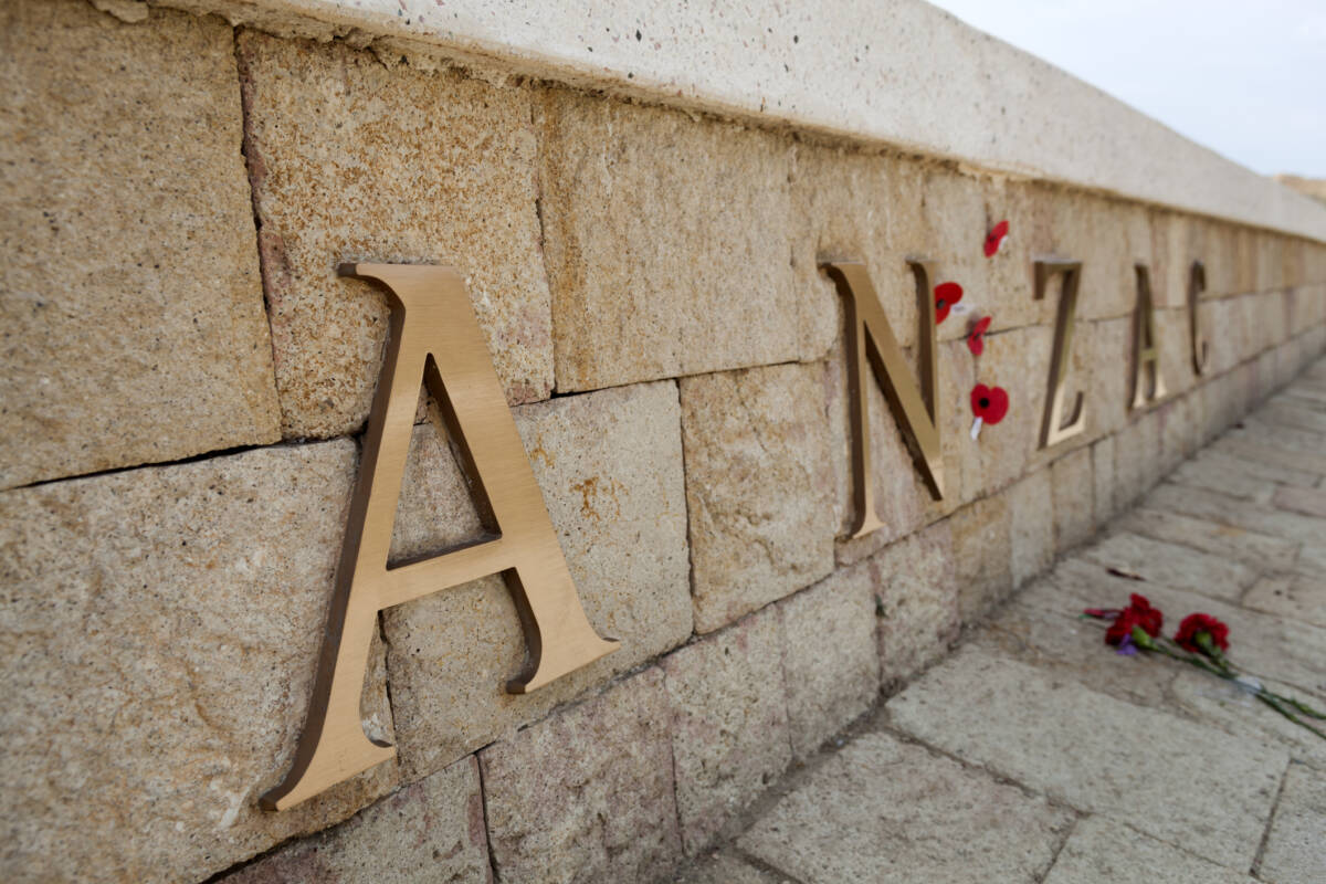 Article image for Tom Elliott clashes with a Teachers for Palestine spokesperson over the Anzacs