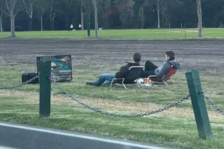 Two men take different approach to watch Oscar Piastri’s Miami F1 win!